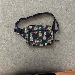 Vera Bradley Blue Pineapple Pattern Travel Bag